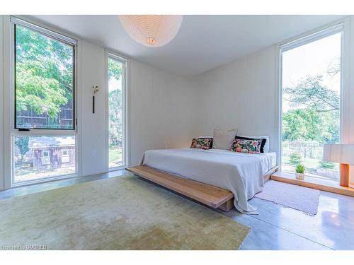 1 Springhill Street, Hamilton, ON - Indoor Photo Showing Bedroom