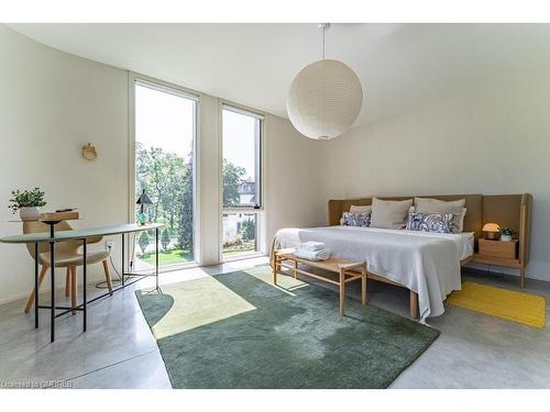 1 Springhill Street, Hamilton, ON - Indoor Photo Showing Bedroom