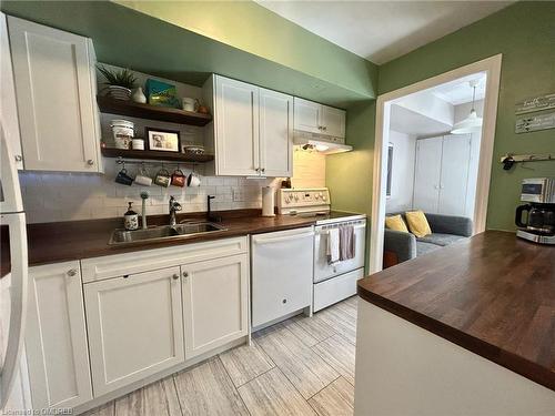 56-54 Stewart Maclaren Road, Halton Hills, ON - Indoor Photo Showing Kitchen With Double Sink