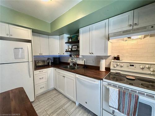 56-54 Stewart Maclaren Road, Halton Hills, ON - Indoor Photo Showing Kitchen With Double Sink