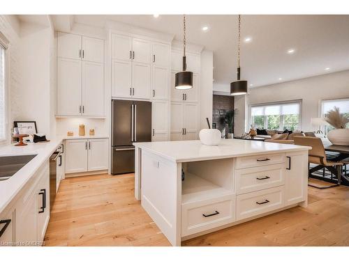 3 Arbourvale Common, St. Catharines, ON - Indoor Photo Showing Kitchen With Upgraded Kitchen