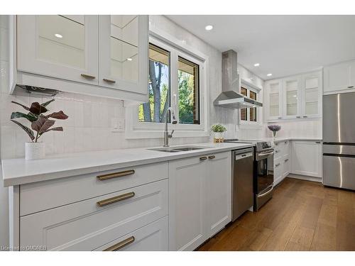 483 Caesar Avenue, Oakville, ON - Indoor Photo Showing Kitchen With Stainless Steel Kitchen With Double Sink With Upgraded Kitchen