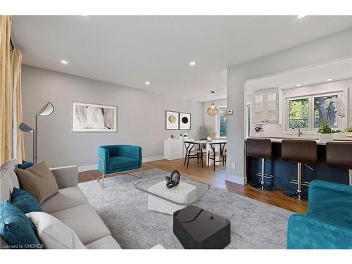 483 Caesar Avenue, Oakville, ON - Indoor Photo Showing Living Room