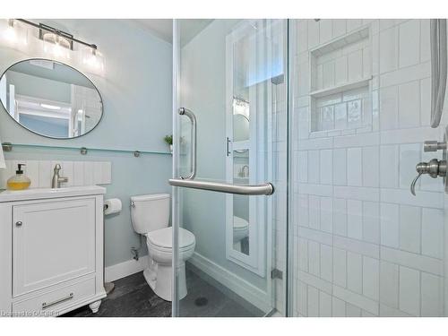 483 Caesar Avenue, Oakville, ON - Indoor Photo Showing Bathroom