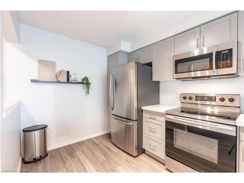 66-2080 Leanne Boulevard, Mississauga, ON - Indoor Photo Showing Kitchen With Stainless Steel Kitchen