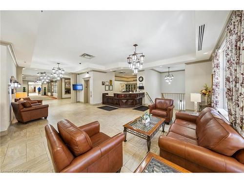 2115-100 Burloak Drive, Burlington, ON - Indoor Photo Showing Living Room