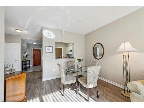 2115-100 Burloak Drive, Burlington, ON - Indoor Photo Showing Dining Room