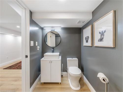 97 Edgewater Drive, Hamilton, ON - Indoor Photo Showing Bathroom