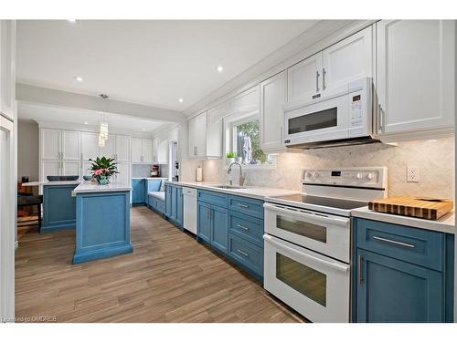 25 Manorcrest Street, Brampton, ON - Indoor Photo Showing Kitchen