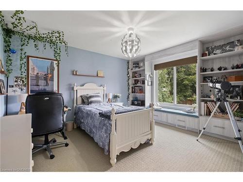 25 Manorcrest Street, Brampton, ON - Indoor Photo Showing Bedroom