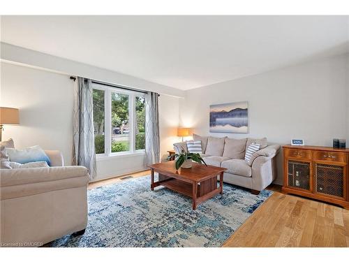 25 Manorcrest Street, Brampton, ON - Indoor Photo Showing Living Room