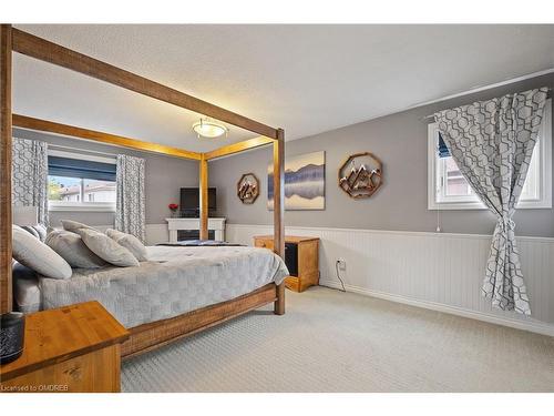 25 Manorcrest Street, Brampton, ON - Indoor Photo Showing Bedroom