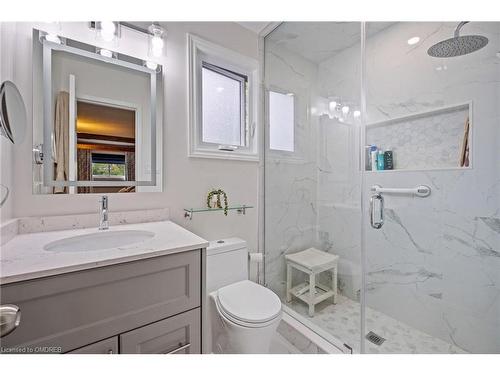 25 Manorcrest Street, Brampton, ON - Indoor Photo Showing Bathroom