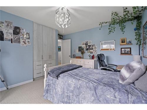 25 Manorcrest Street, Brampton, ON - Indoor Photo Showing Bedroom