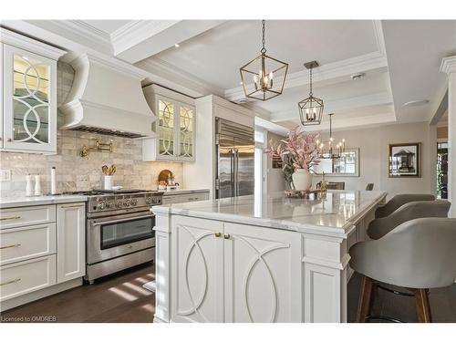 972 Montclair Avenue, Hamilton, ON - Indoor Photo Showing Kitchen With Upgraded Kitchen