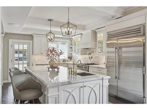 972 Montclair Avenue, Hamilton, ON - Indoor Photo Showing Kitchen With Upgraded Kitchen