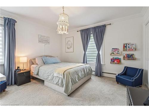 972 Montclair Avenue, Hamilton, ON - Indoor Photo Showing Bedroom