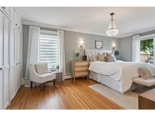 972 Montclair Avenue, Hamilton, ON - Indoor Photo Showing Bedroom