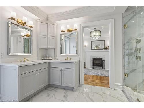 972 Montclair Avenue, Hamilton, ON - Indoor Photo Showing Bathroom