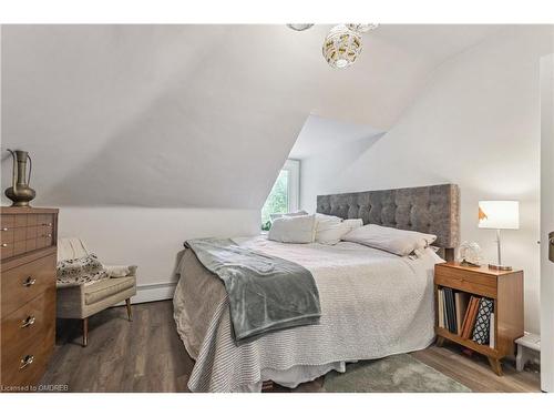 972 Montclair Avenue, Hamilton, ON - Indoor Photo Showing Bedroom