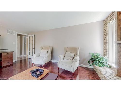 2257 Devon Road, Oakville, ON - Indoor Photo Showing Living Room