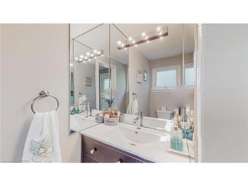 2257 Devon Road, Oakville, ON - Indoor Photo Showing Bathroom