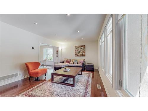 2257 Devon Road, Oakville, ON - Indoor Photo Showing Living Room