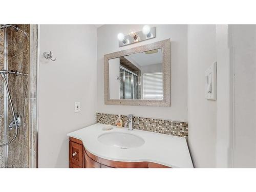 2257 Devon Road, Oakville, ON - Indoor Photo Showing Bathroom