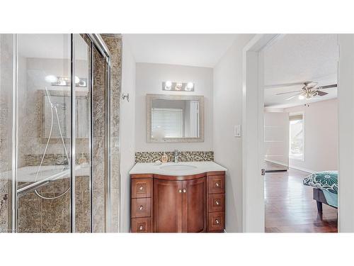 2257 Devon Road, Oakville, ON - Indoor Photo Showing Bathroom