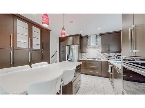 2257 Devon Road, Oakville, ON - Indoor Photo Showing Kitchen With Upgraded Kitchen