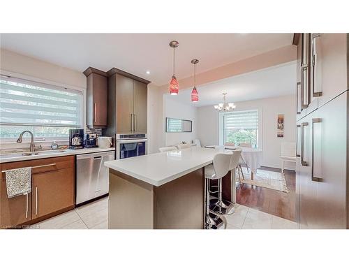 2257 Devon Road, Oakville, ON - Indoor Photo Showing Kitchen With Double Sink With Upgraded Kitchen