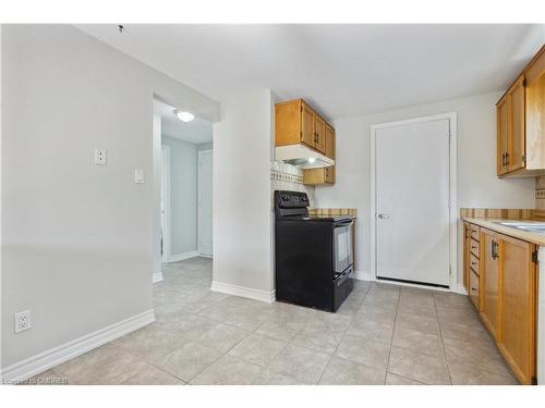 A-521 Rosemeadow Crescent, Waterloo, ON - Indoor Photo Showing Kitchen