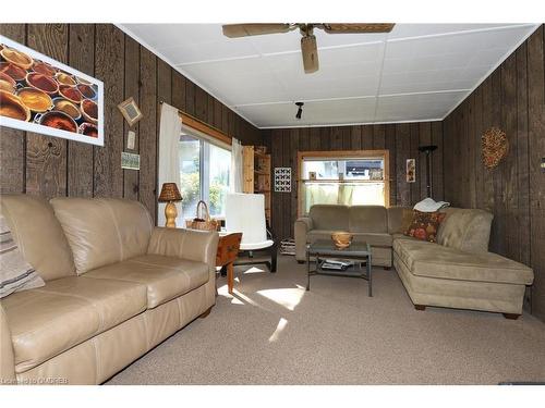 1950 River Road Road W, Wasaga Beach, ON - Indoor Photo Showing Living Room