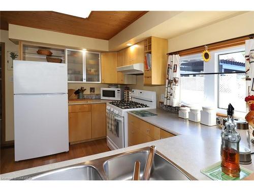 1950 River Road Road W, Wasaga Beach, ON - Indoor Photo Showing Kitchen With Double Sink