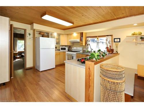 1950 River Road Road W, Wasaga Beach, ON - Indoor Photo Showing Kitchen