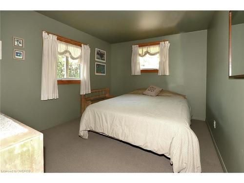 1950 River Road Road W, Wasaga Beach, ON - Indoor Photo Showing Bedroom