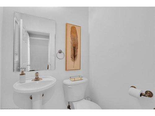 777 Gleeson Road, Milton, ON - Indoor Photo Showing Bathroom