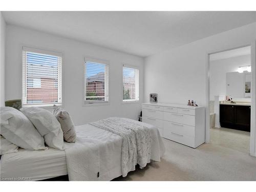 777 Gleeson Road, Milton, ON - Indoor Photo Showing Bedroom