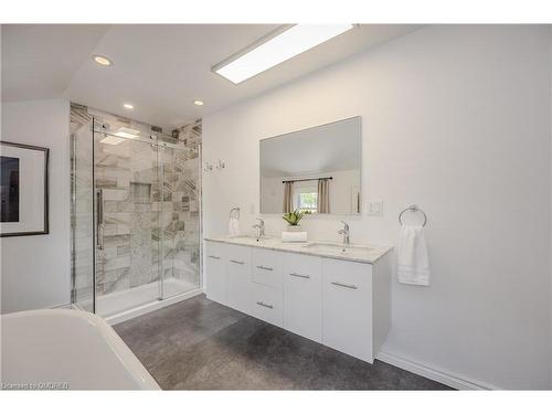 76 Brock Street, Oakville, ON - Indoor Photo Showing Bathroom