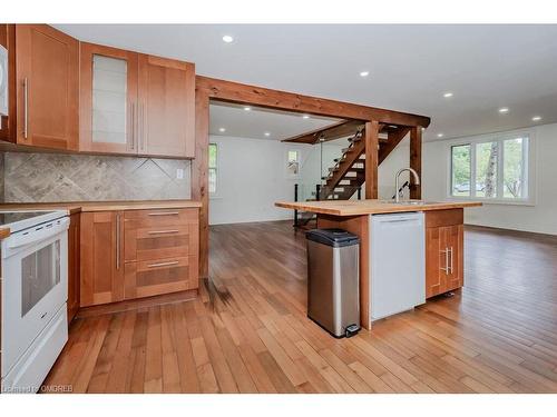 86 Woodward Street, Bracebridge, ON - Indoor Photo Showing Kitchen