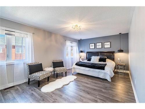 652 Mockridge Terrace, Milton, ON - Indoor Photo Showing Bedroom