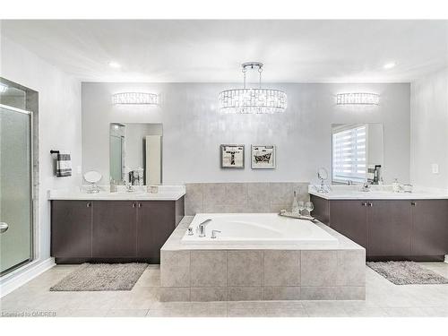 652 Mockridge Terrace, Milton, ON - Indoor Photo Showing Bathroom