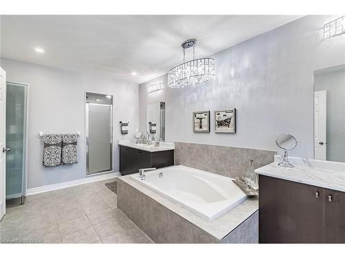 652 Mockridge Terrace, Milton, ON - Indoor Photo Showing Bathroom