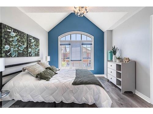 652 Mockridge Terrace, Milton, ON - Indoor Photo Showing Bedroom