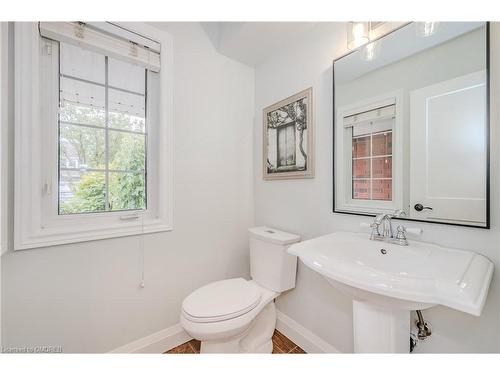 5181 Blue Spruce Avenue, Burlington, ON - Indoor Photo Showing Bathroom