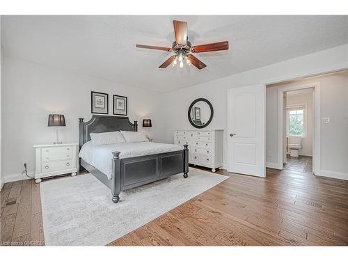 5181 Blue Spruce Avenue, Burlington, ON - Indoor Photo Showing Bedroom