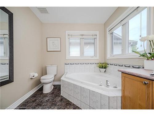 5181 Blue Spruce Avenue, Burlington, ON - Indoor Photo Showing Bathroom