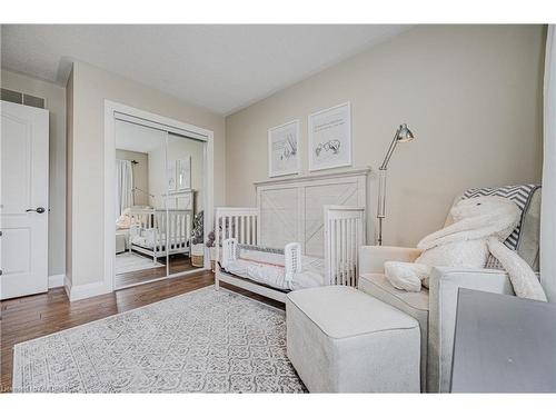 5181 Blue Spruce Avenue, Burlington, ON - Indoor Photo Showing Bedroom