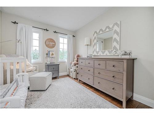 5181 Blue Spruce Avenue, Burlington, ON - Indoor Photo Showing Bedroom