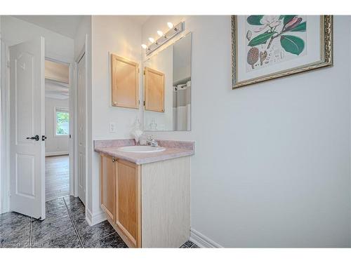 5181 Blue Spruce Avenue, Burlington, ON - Indoor Photo Showing Bathroom